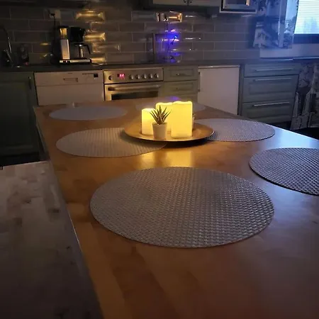 Semesterbostad Apaja *